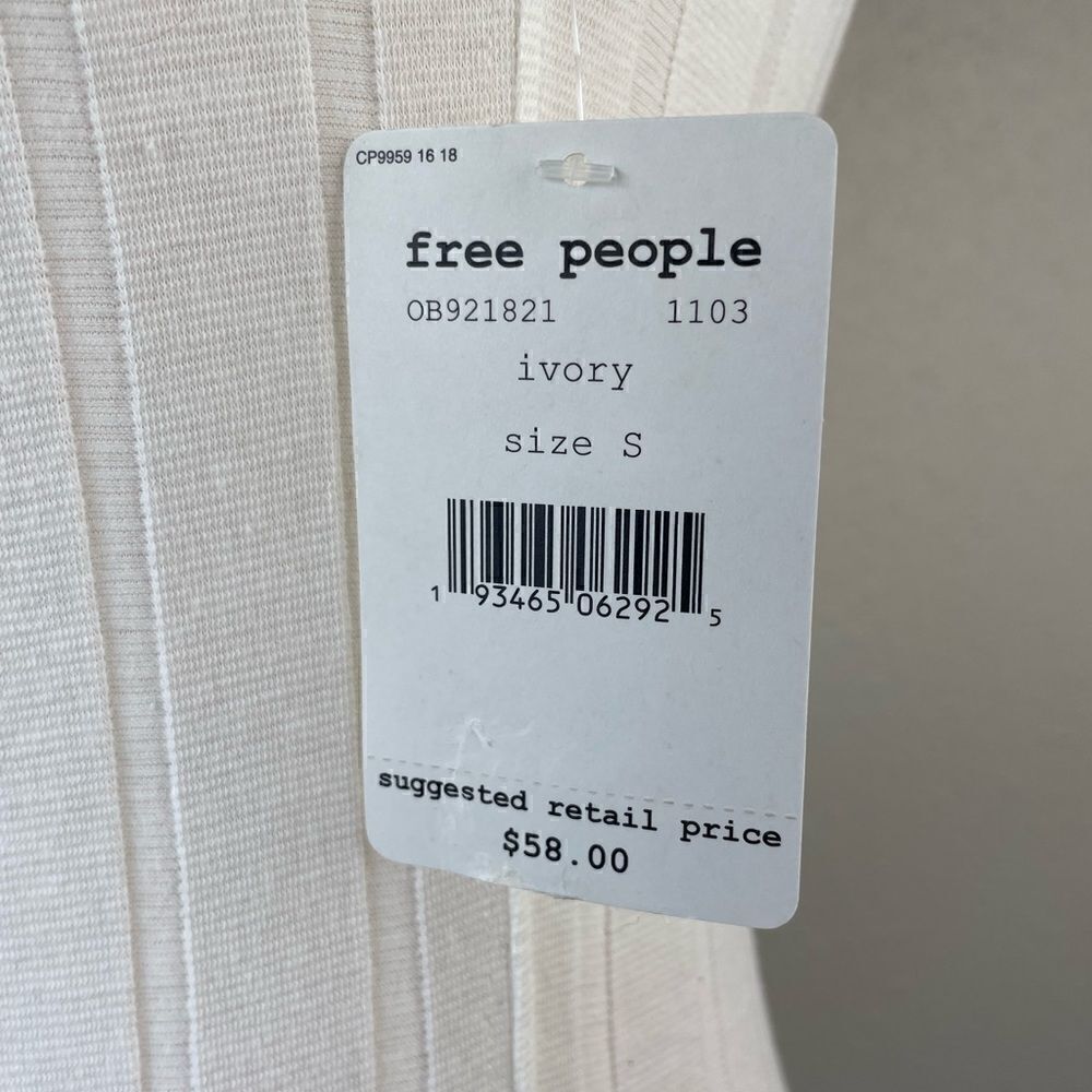 NWT We The Free White Short Sleeve Top Size S - Picture 3 of 8